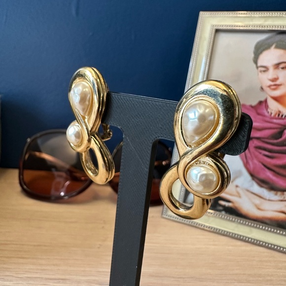Givenchy Vintage Gold-Tone Clip-On Earrings with Faux Pearls - Picture 1 of 6